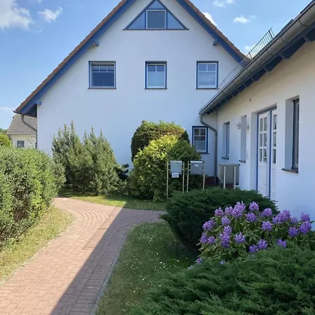 Moderne In Mit Grill Und Garten By Interhome * Karlshagen