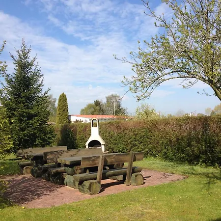 Moderne In Mit Grill Und Garten By Interhome * Karlshagen